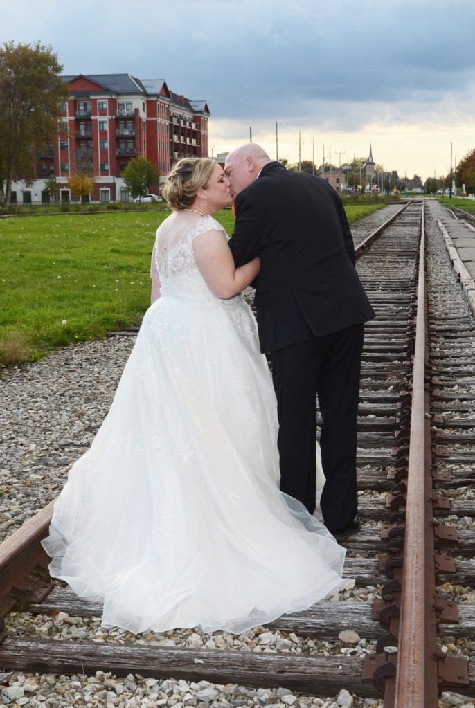 Wedding photographers London Ontario. Columbia Photos is wedding photography based in London Ontario. Owner and pro photographer is Phil Vanderpost.