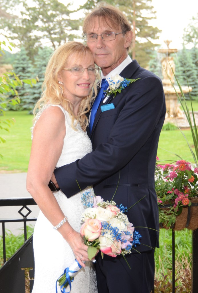 Wedding photographers London Ontario. Columbia Photos is wedding photography based in London Ontario. Owner and pro photographer is Phil Vanderpost.
