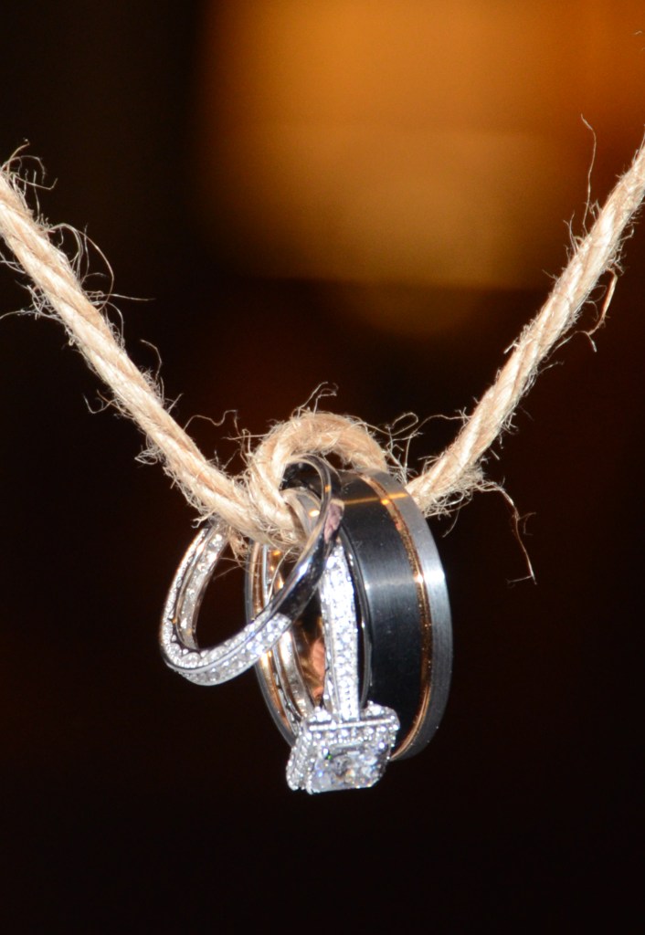 Wedding photographers London, Ontario. Columbia Photos is wedding photography based in London, Ontario.