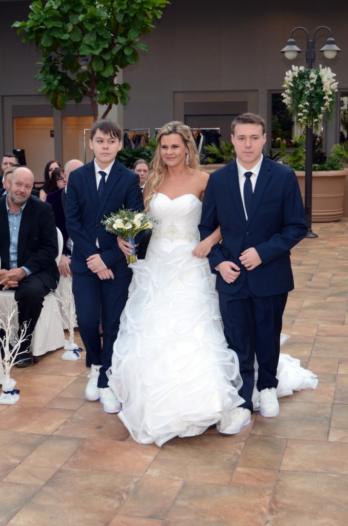 Wedding photographers London, Ontario. Columbia Photos is wedding photography based in London, Ontario.