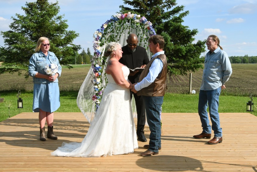 Lovely country wedding by Columbia Photos of London, Ontario.