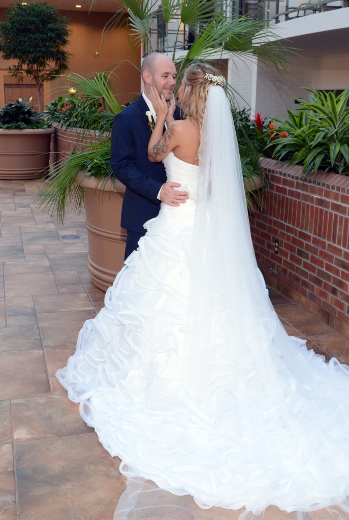 Wedding photographers London, Ontario. Columbia Photos is wedding photography based in London, Ontario.