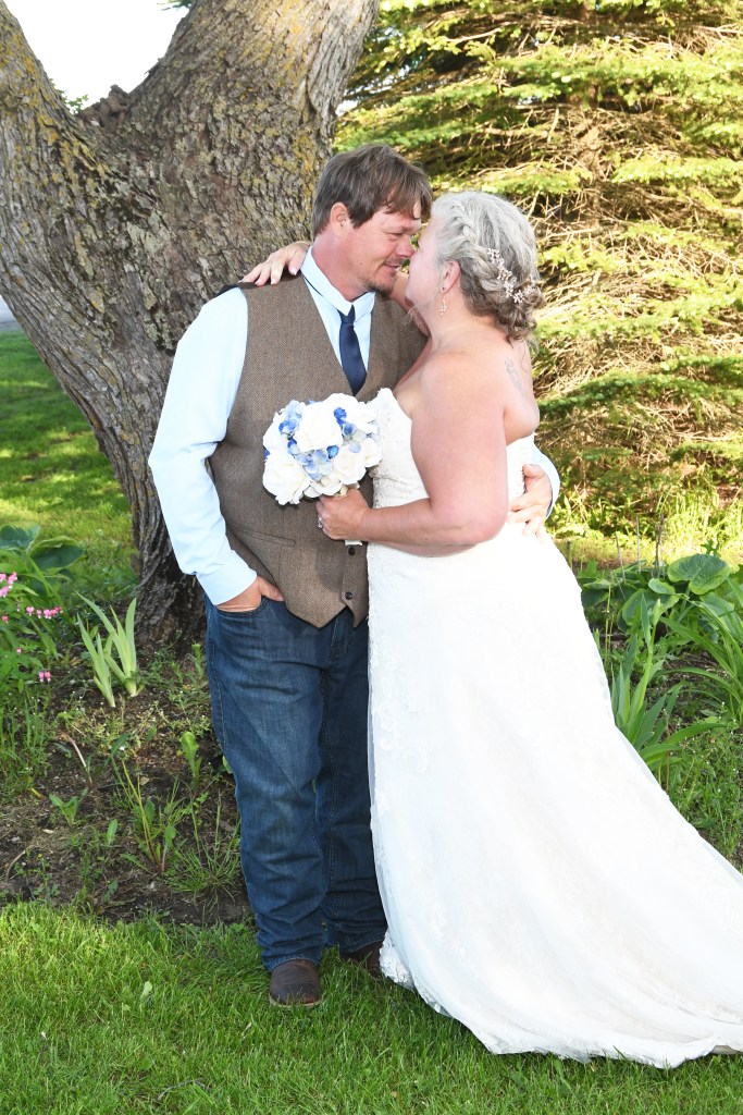Lovely country wedding by Columbia Photos of London, Ontario.