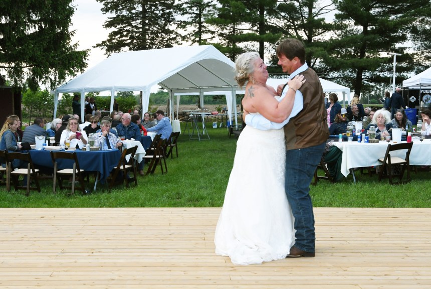 Lovely country wedding by Columbia Photos of London, Ontario.