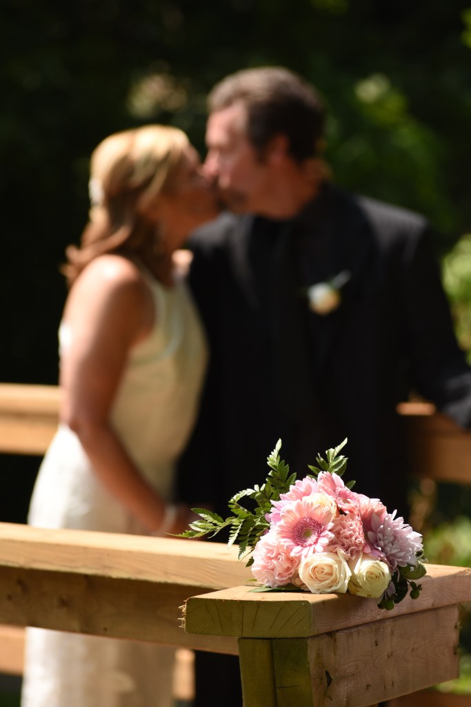 Beautiful wedding photography based in London Ontario.