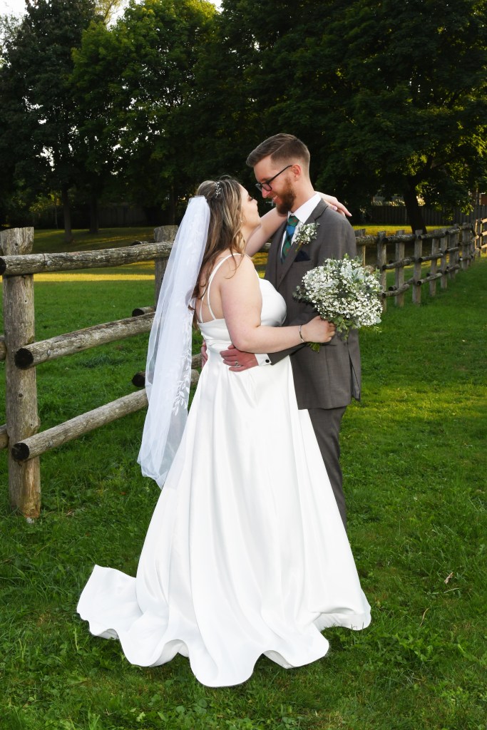 Beautiful Kiwanis Park wedding by Columbia Photos of London Ontario
