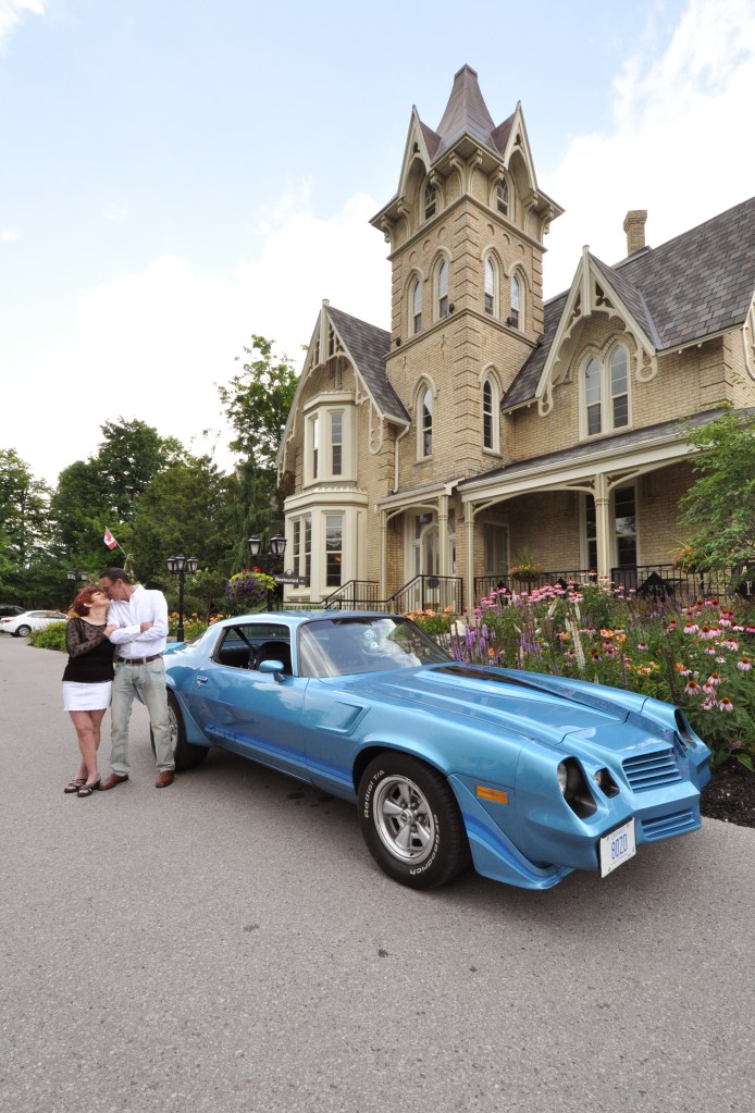 Wedding photographers London Ontario. Columbia Photos is wedding photography studio based in London, Ontario. Photographer is Phil Vanderpost