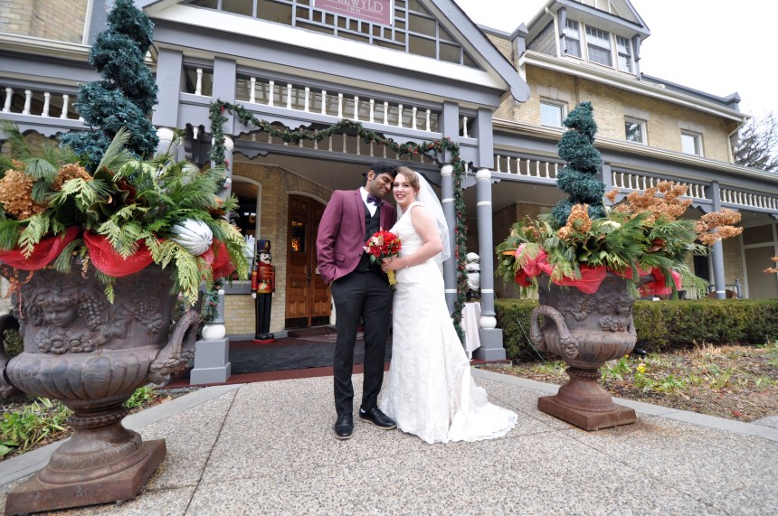 Wedding photographers London Ontario. Great country wedding photos by Columbia Photos.