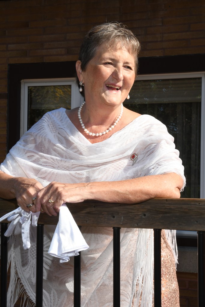 Beautiful wedding at Kiwanis Park by Columbia Photos of London Ontario