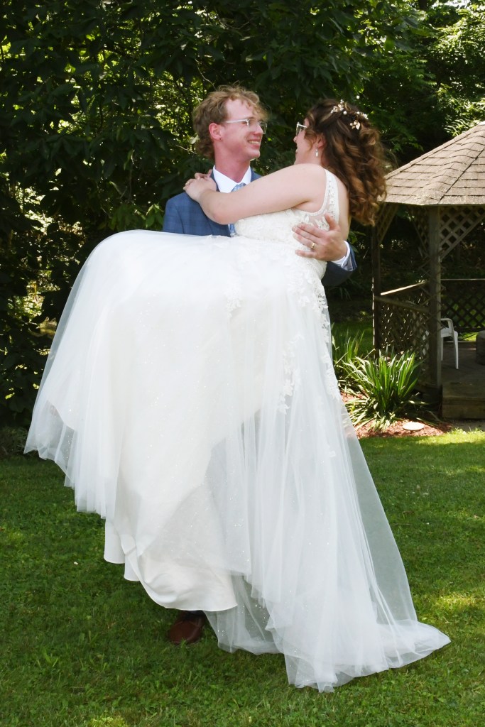 Beautiful country wedding by Columbia Photos of London Ontario