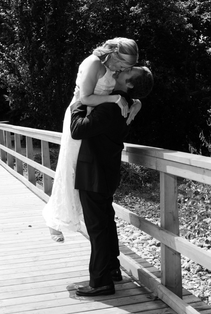 Beautiful wedding photography based in London Ontario.