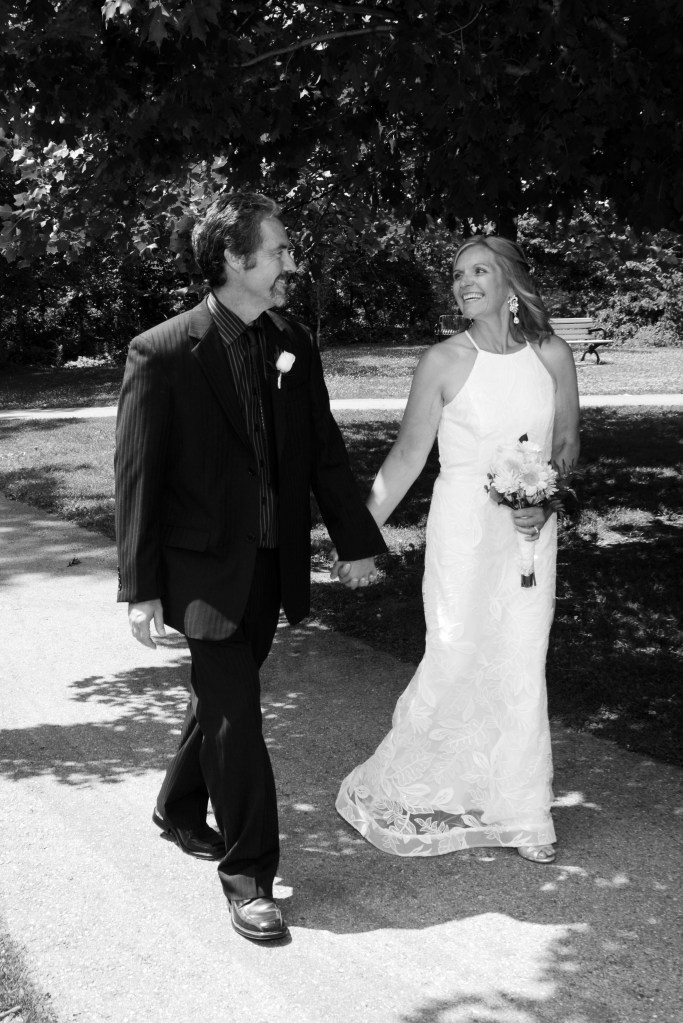 Beautiful wedding photography based in London Ontario.