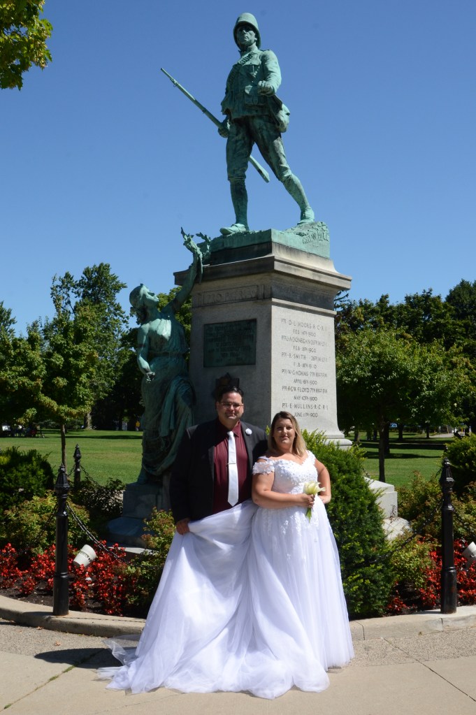 London Ontario Wedding Photographers. Wedding photographers London Ontario. Columbia Photos is wedding photography based in London Ontario. Owner and pro photographer is Phil Vanderpost.