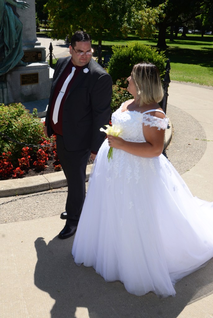 London Ontario Wedding Photographers. Wedding photographers London Ontario. Columbia Photos is wedding photography based in London Ontario. Owner and pro photographer is Phil Vanderpost.