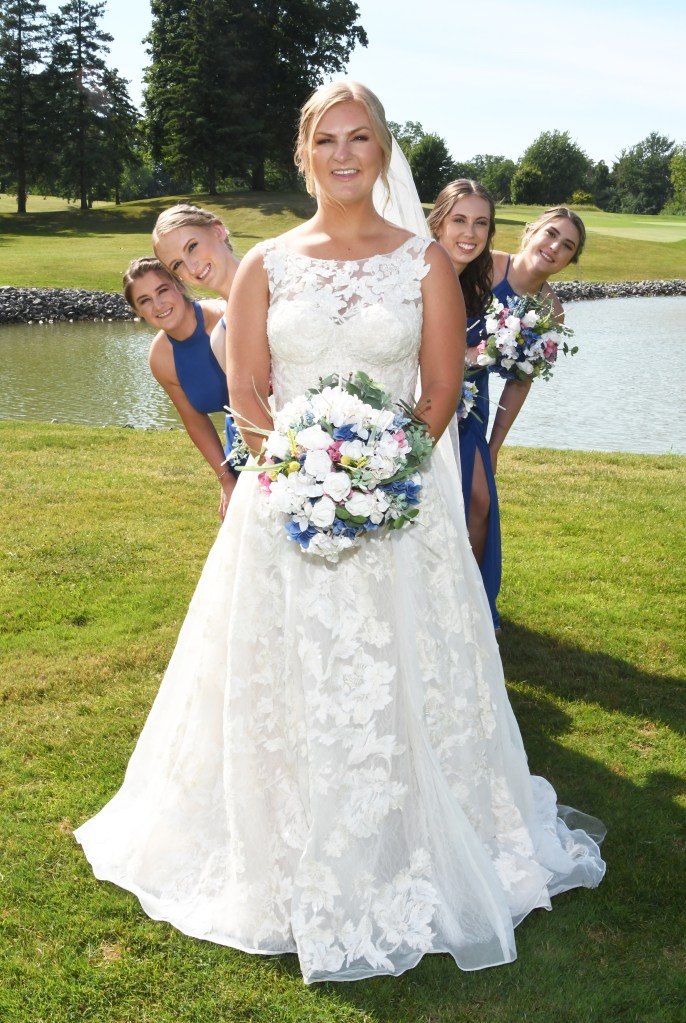 Lovely wedding photo at The Highland Country Club by Columbia Photos in London Ontario