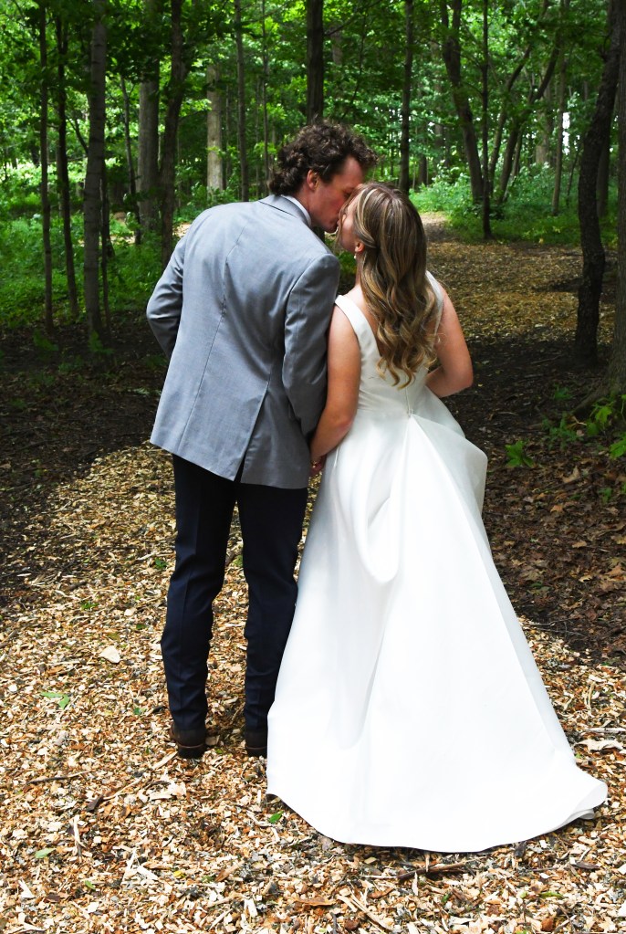 Beautiful wedding by Columbia Photos based in London Ontario