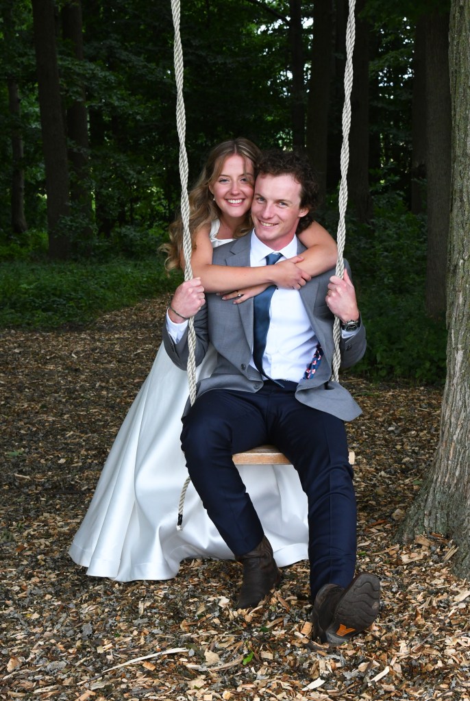 Beautiful wedding by Columbia Photos based in London Ontario