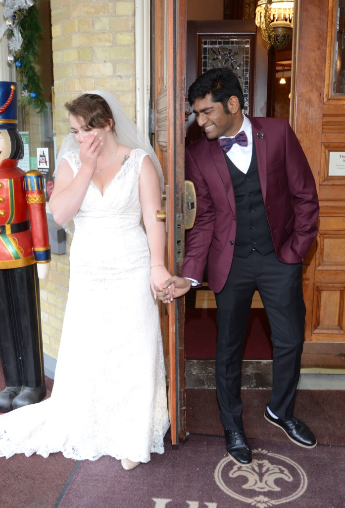 Wedding photographers London Ontario. Great country wedding photos by Columbia Photos.