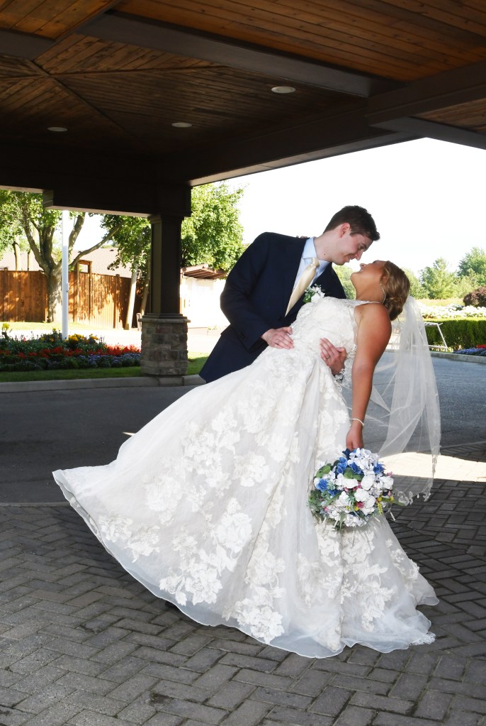 Lovely wedding photo at The Highland Country Club by Columbia Photos in London Ontario