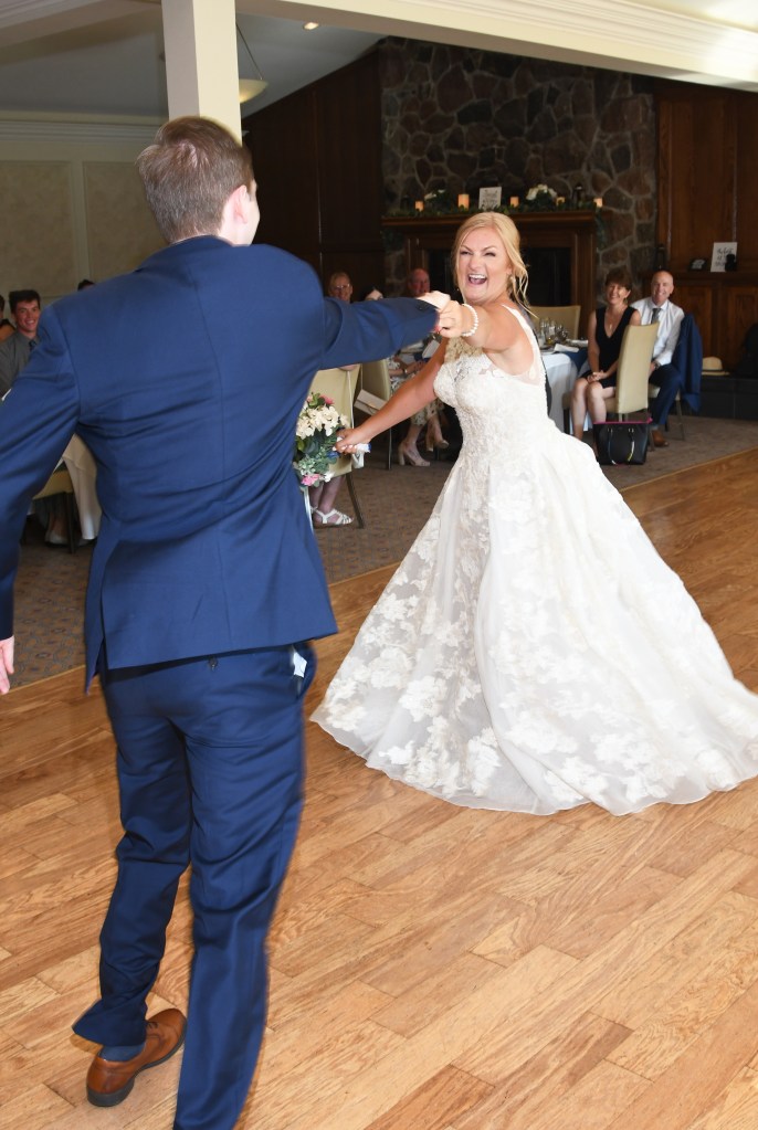 Lovely wedding photo at The Highland Country Club by Columbia Photos in London Ontario
