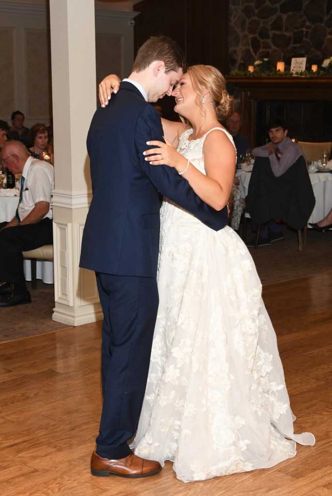Lovely wedding photo at The Highland Country Club by Columbia Photos in London Ontario