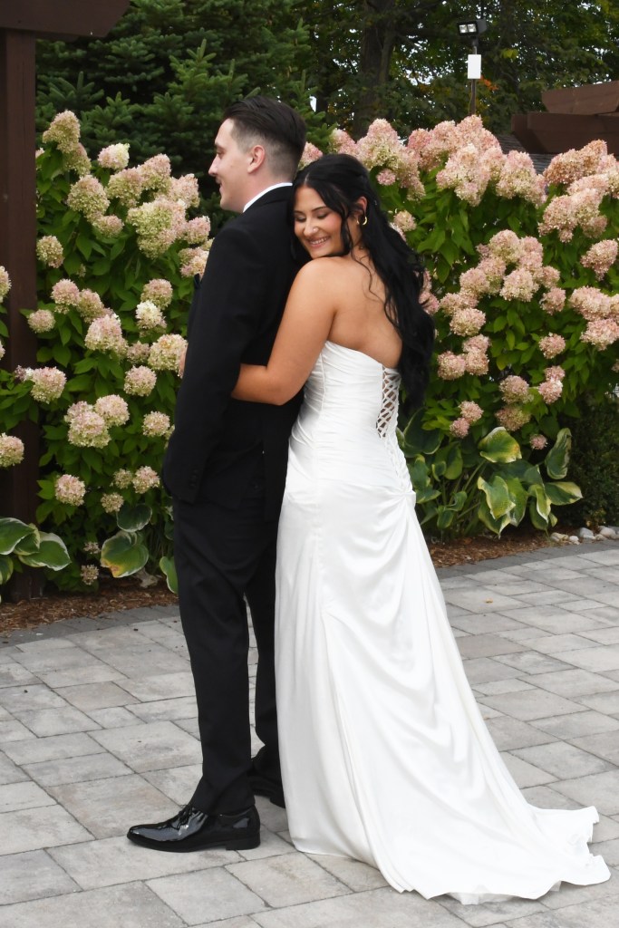 Beautiful wedding at The Concordia Club in Kitchener Ontario by Columbia Photos