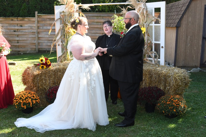 Beautiful country wedding by Columbia Photos