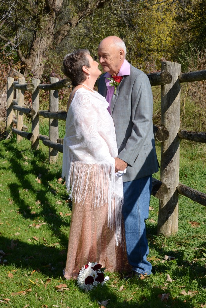 Beautiful wedding at Kiwanis Park by Columbia Photos of London Ontario