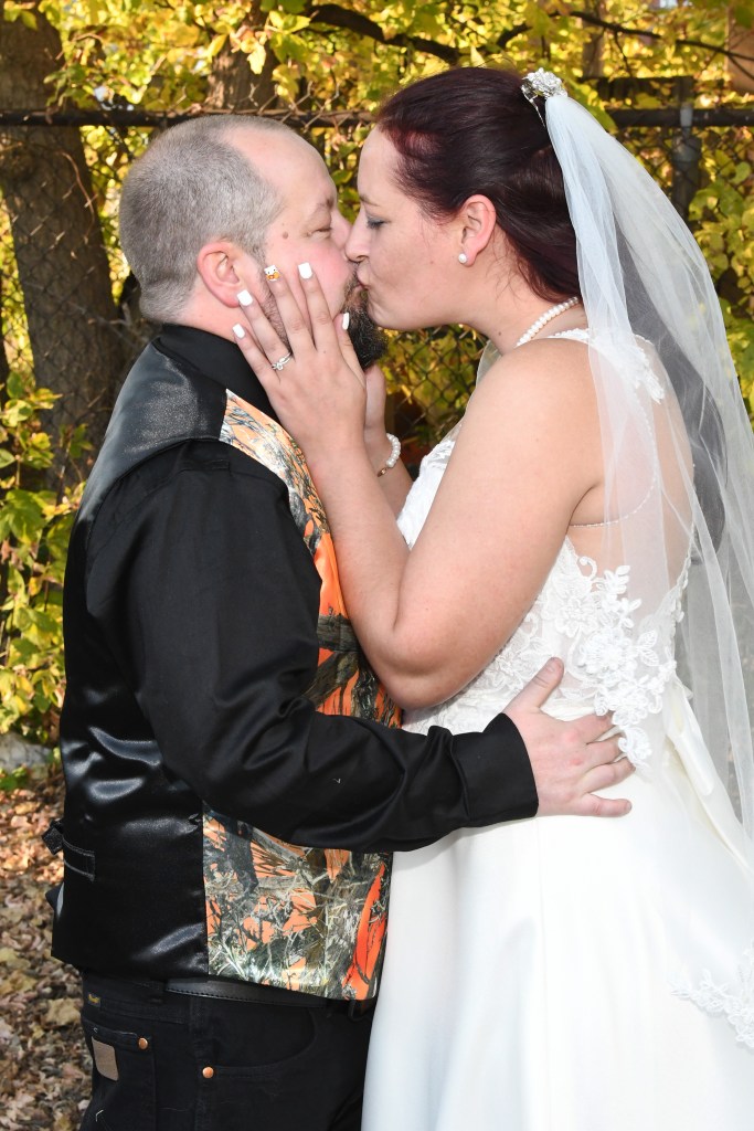 Beautiful Fall wedding by Columbia Photos