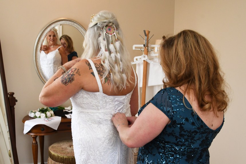 Beautiful Best Western Stoneridge Inn wedding by Columbia Photos of London Ontario