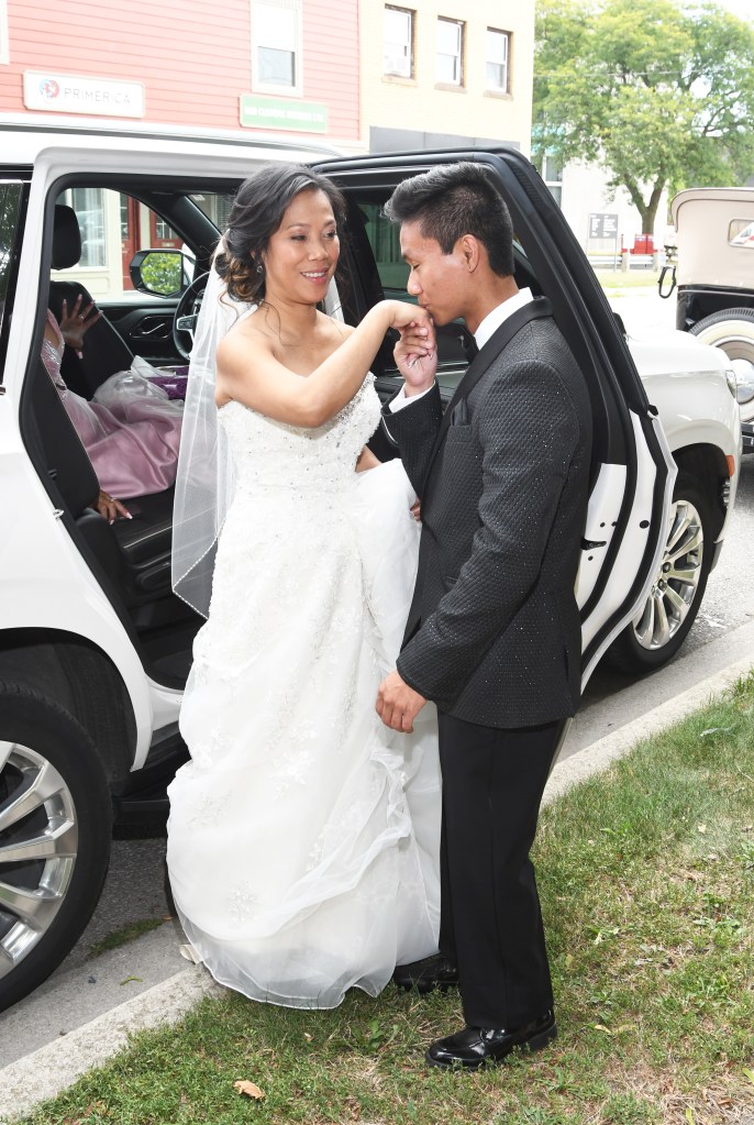 Beautiful Chatham wedding by Columbia Photos of London Ontario