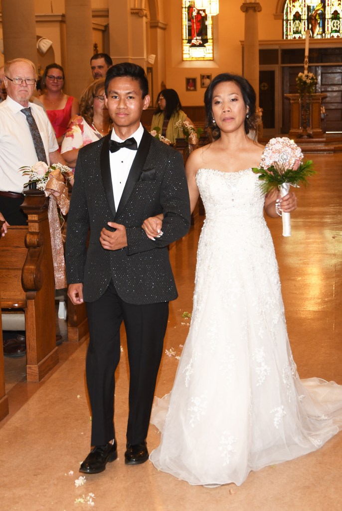 Beautiful Chatham wedding by Columbia Photos of London Ontario