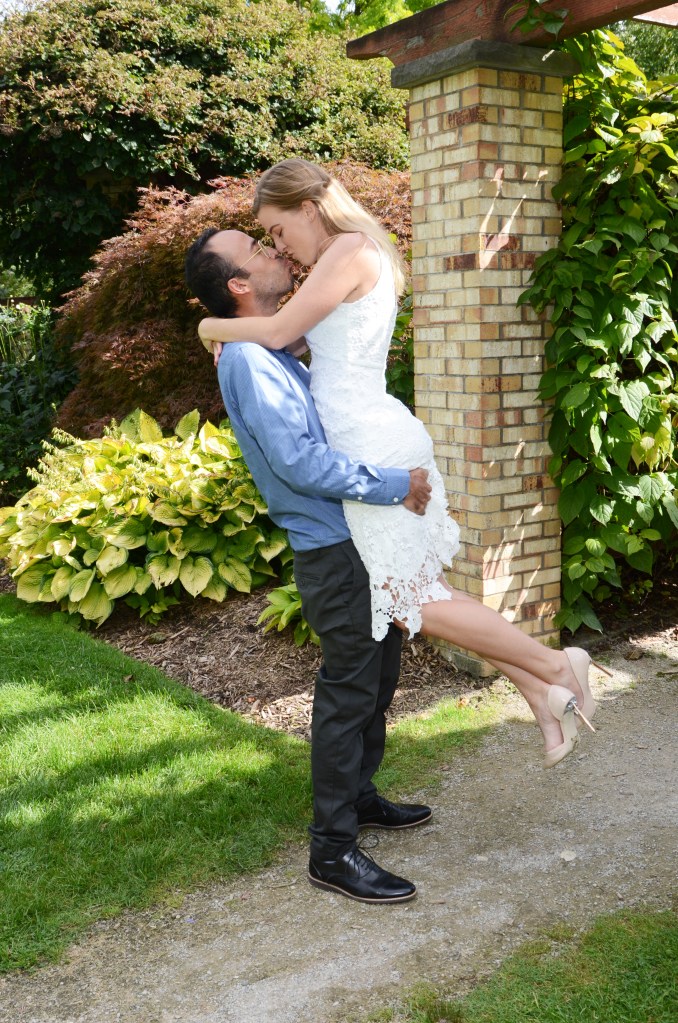 Wedding photographers London Ontario. Columbia Photos is wedding photography based in London Ontario. Owner and pro photographer is Phil Vanderpost.