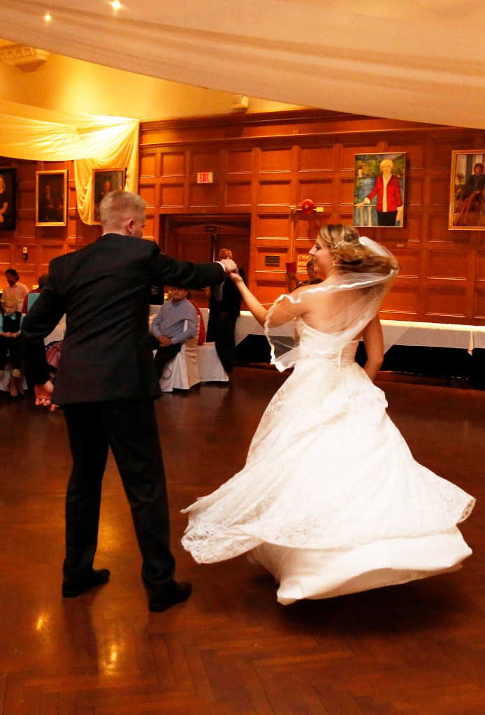 Wedding photographers London, Ontario. Columbia Photos is wedding photography based in London, Ontario.