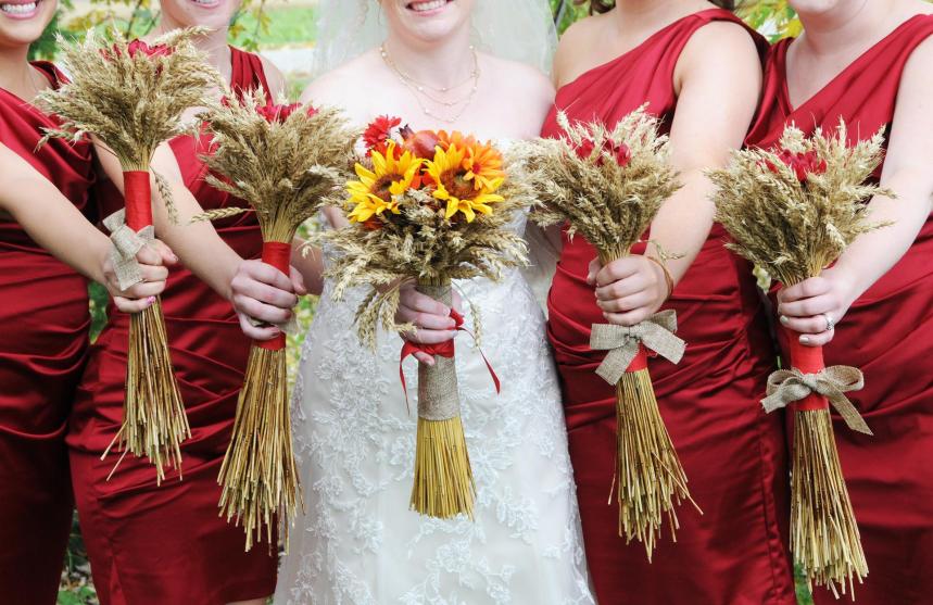 Wedding photographers London Ontario. Great country wedding photos by Columbia Photos.