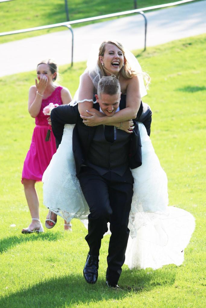 Wedding photographers London, Ontario. Columbia Photos is wedding photography based in London, Ontario.