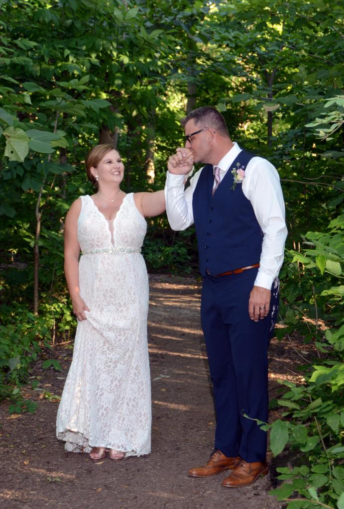 Wedding photography London Ontario. Great country wedding photos by Columbia Photos.