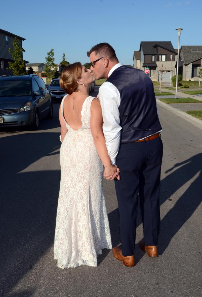 Wedding photographers London Ontario. Great country wedding photos by Columbia Photos.