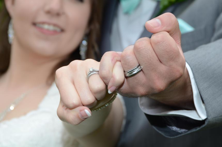 Wedding photographers London Ontario. Columbia Photos is wedding photography based in London Ontario. Owner and pro photographer is Phil Vanderpost.