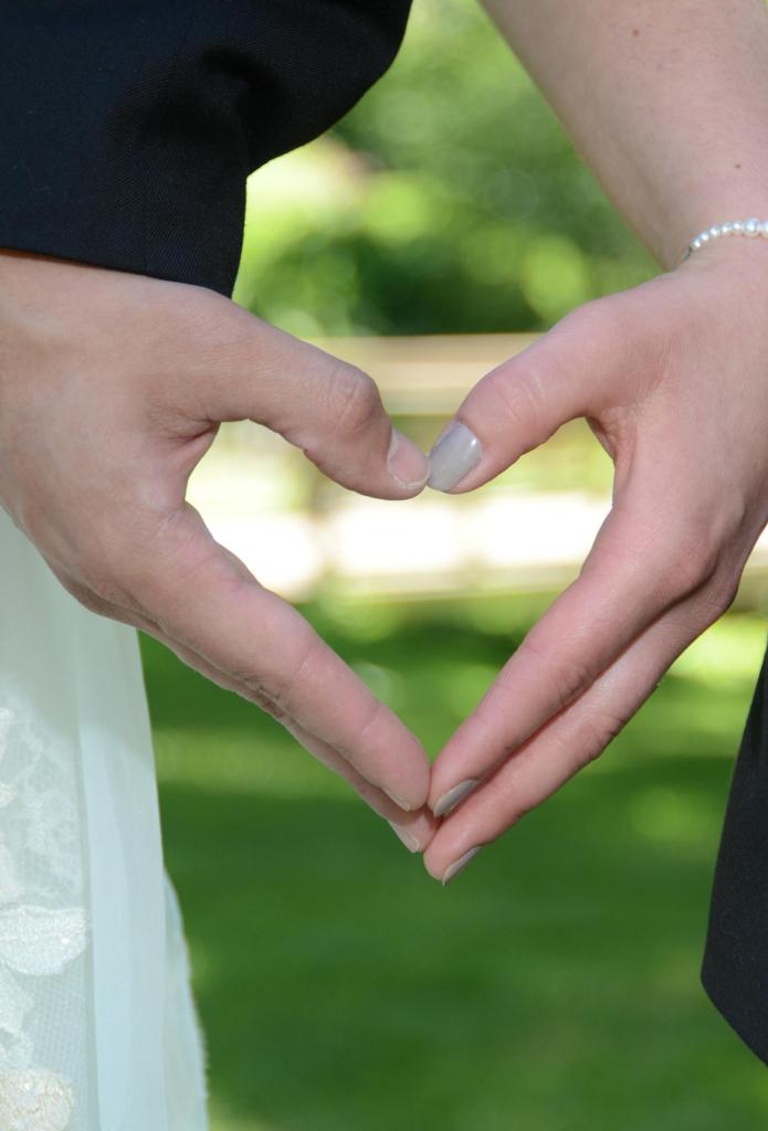 London Ontario Wedding Photographers. Wedding photographers London Ontario. Columbia Photos is wedding photography based in London Ontario. Owner and pro photographer is Phil Vanderpost.