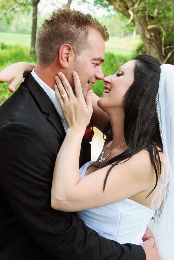 Wedding photographers London, Ontario. Columbia Photos is wedding photography based in London, Ontario.