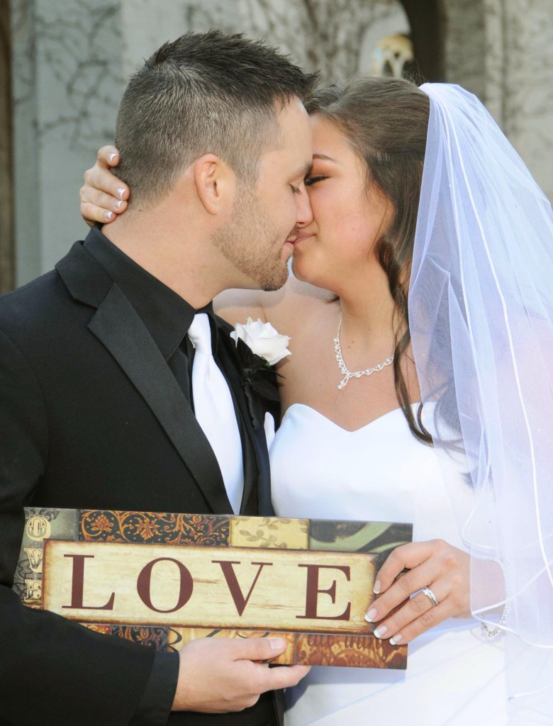 Wedding photographers London, Ontario. Columbia Photos is wedding photography based in London, Ontario.