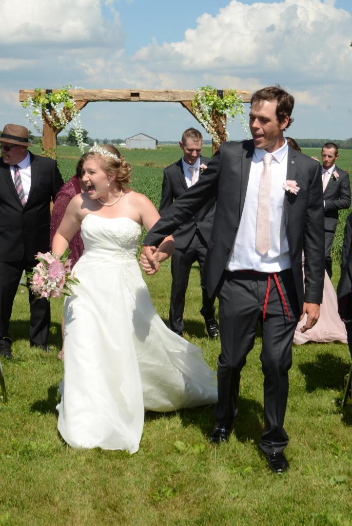 Wedding photographers London Ontario. Columbia Photos is wedding photography based in London Ontario. Owner and pro photographer is Phil Vanderpost.