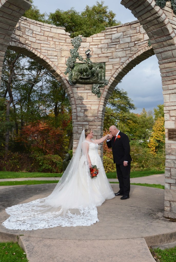Wedding photographers London Ontario. Columbia Photos is wedding photography based in London Ontario. Owner and pro photographer is Phil Vanderpost.