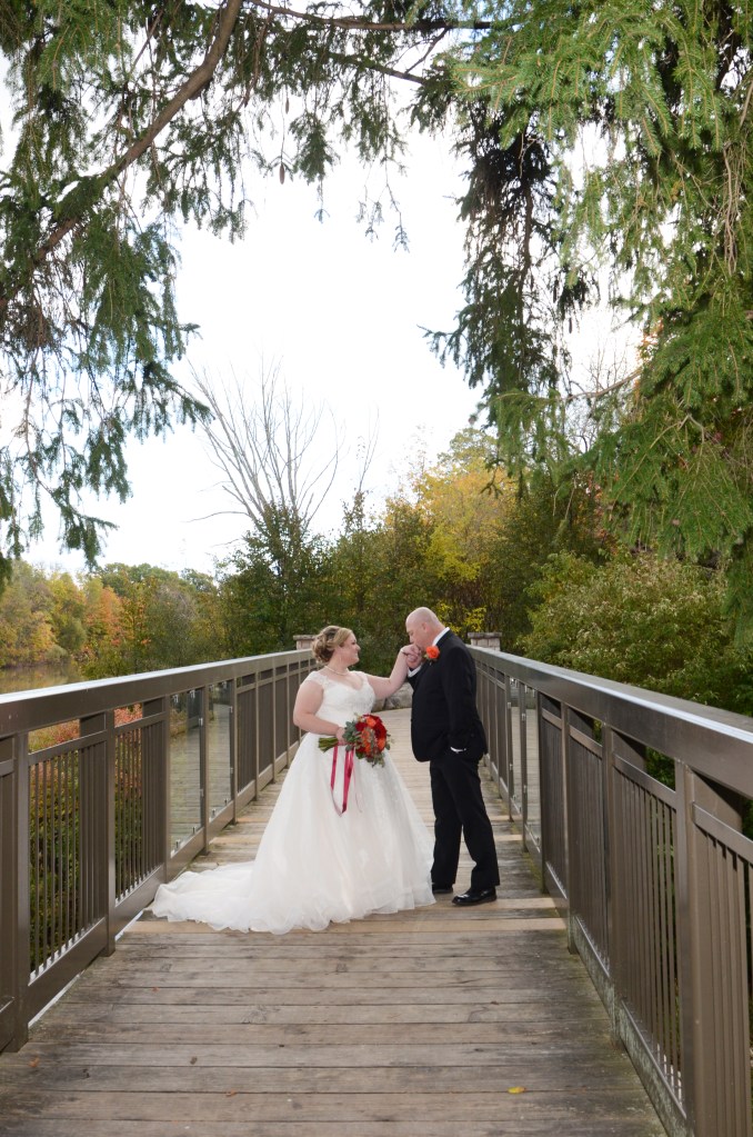 Wedding photographers London Ontario. Columbia Photos is wedding photography based in London Ontario. Owner and pro photographer is Phil Vanderpost.