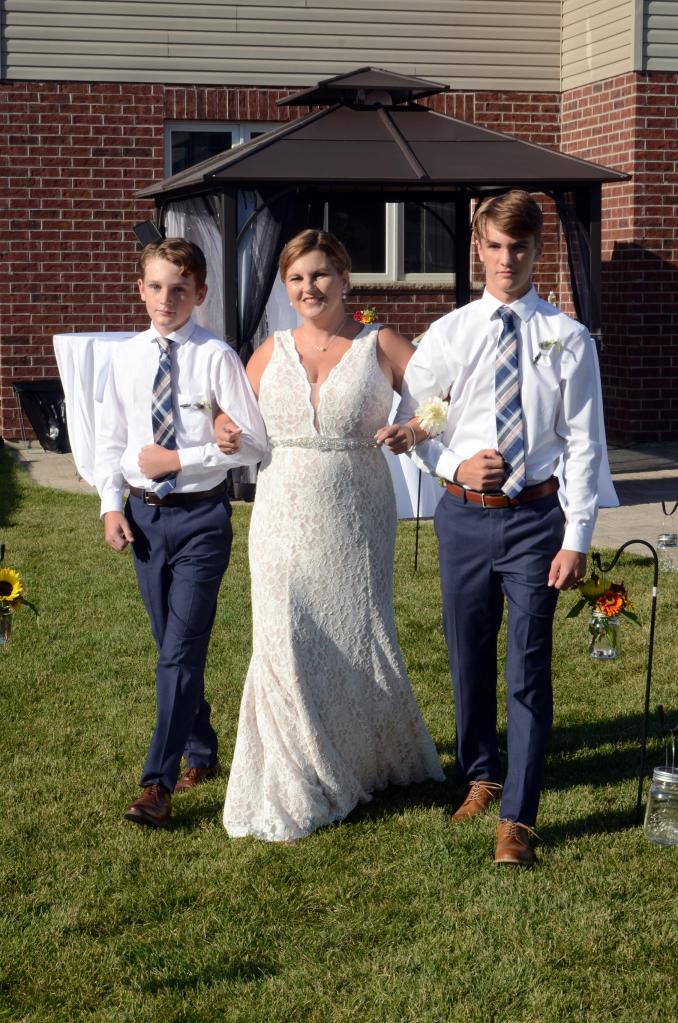 Wedding photographers London Ontario. Great country wedding photos by Columbia Photos.