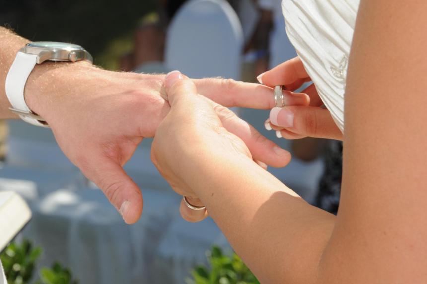 London Ontario Wedding Photographers. Wedding photographers London Ontario. Columbia Photos is wedding photography based in London Ontario. Owner and pro photographer is Phil Vanderpost.