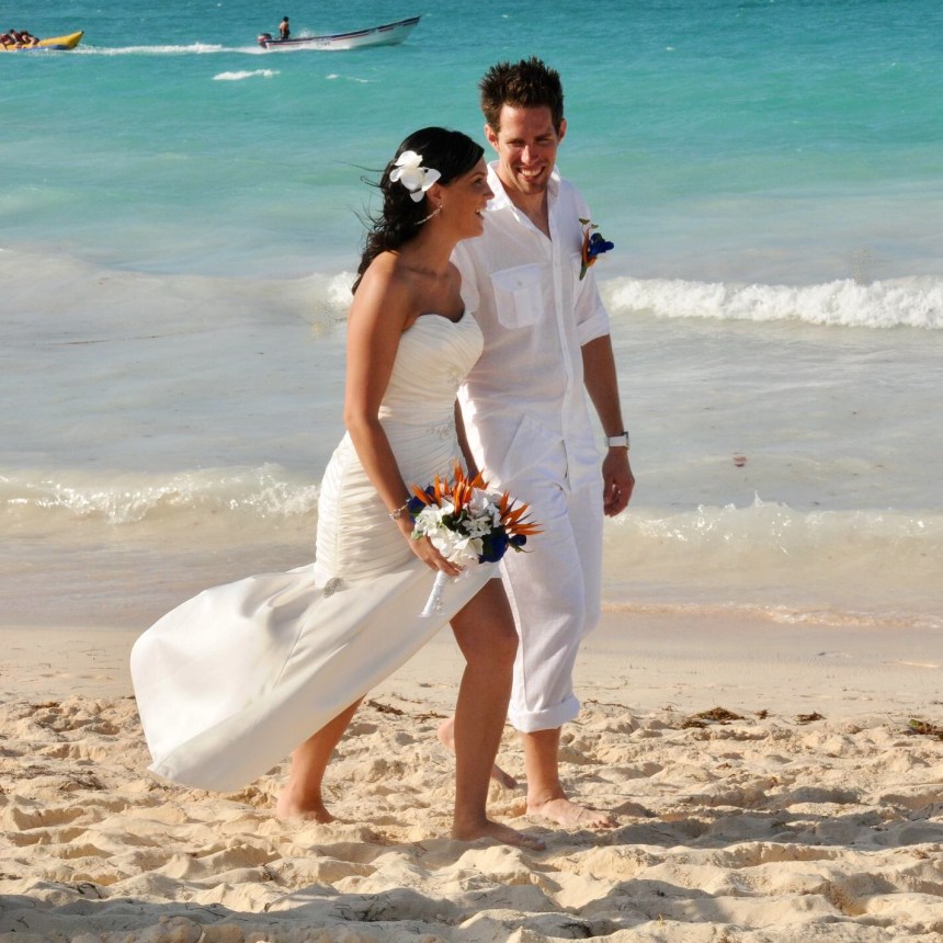 Wedding photographers London Ontario. Columbia Photos is wedding photography based in London Ontario. Owner and pro photographer is Phil Vanderpost.
