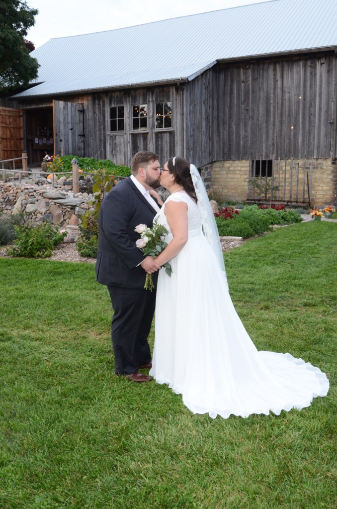 Wedding photographers London Ontario. Columbia Photos is wedding photography based in London Ontario. Owner and pro photographer is Phil Vanderpost.