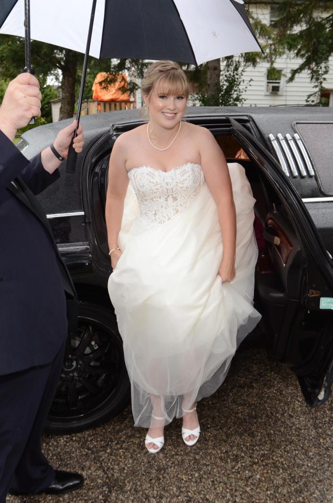 Wedding photographers London Ontario. Great country wedding photos by Columbia Photos.